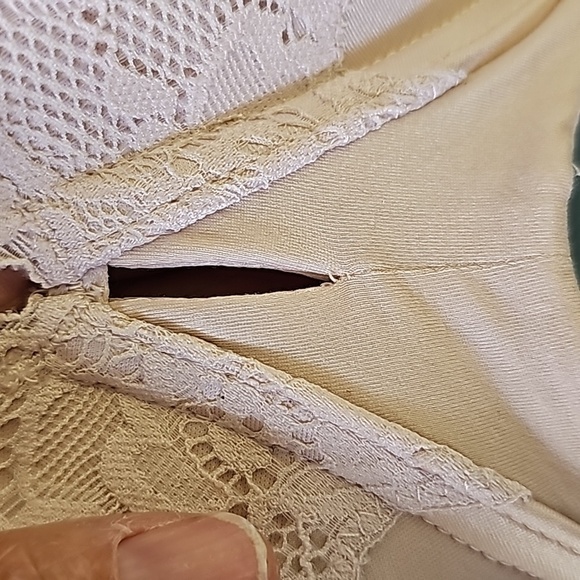 Maidenform padded bra with wire. Blush color. Size 38D. Good used condition. - Picture 2 of 6